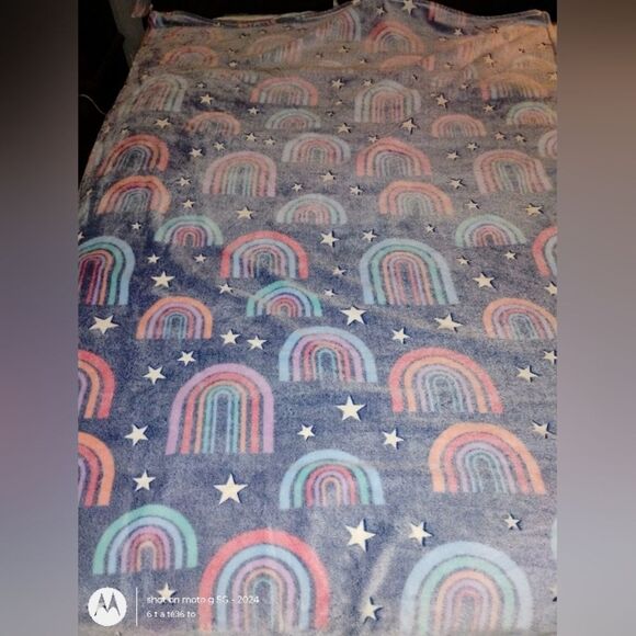 Rainbow and Stars Patterned Throw Blanket - Picture 1 of 7